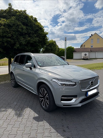 Volvo XC90 6 of 9