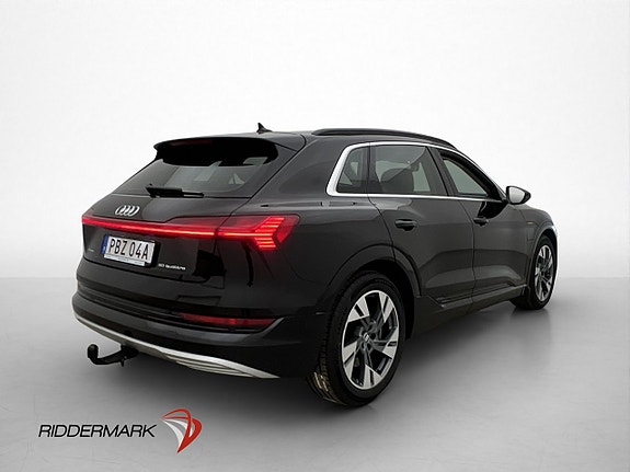 Audi e-tron 8 of 30