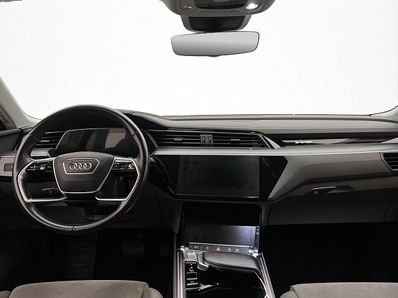 Audi e-tron 13 of 30