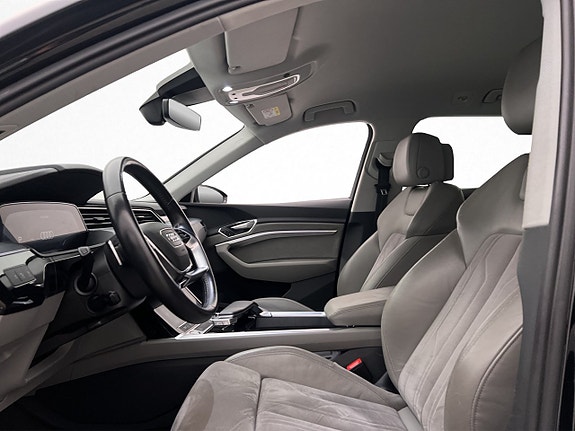 Audi e-tron 12 of 30