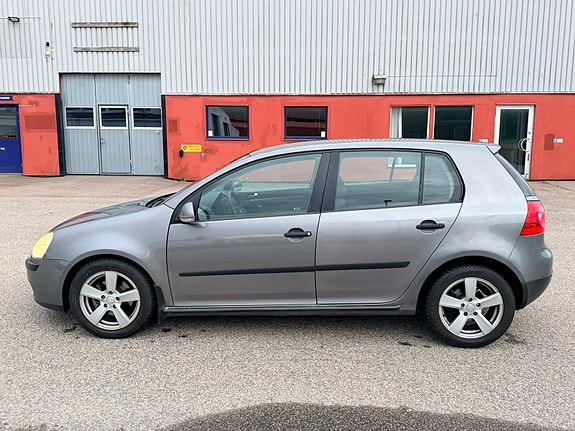 Volkswagen Golf V 8 of 18