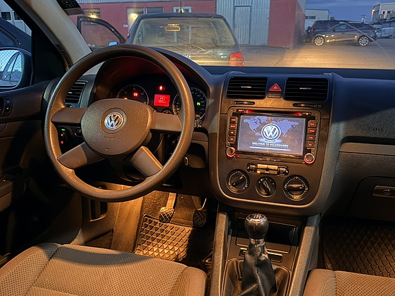 Volkswagen Golf V 14 of 18