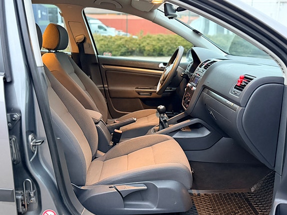 Volkswagen Golf V 12 of 18