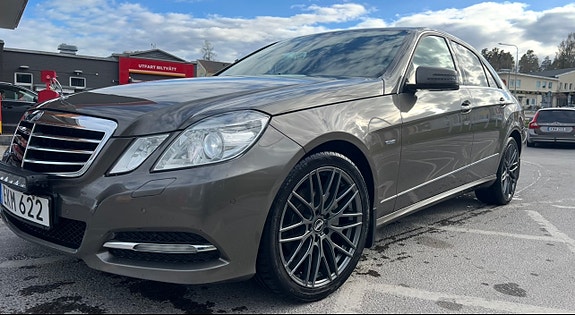 Mercedes-Benz E200 3 of 16