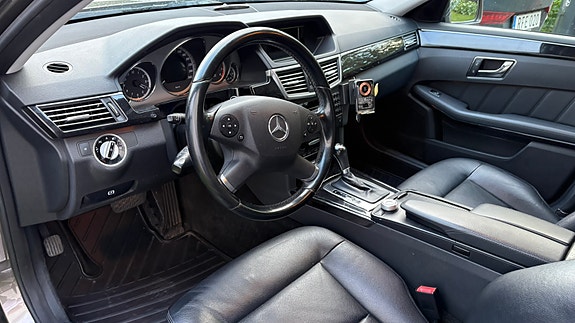 Mercedes-Benz E200 18 of 21
