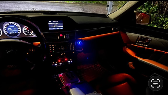 Mercedes-Benz E200 9 of 16