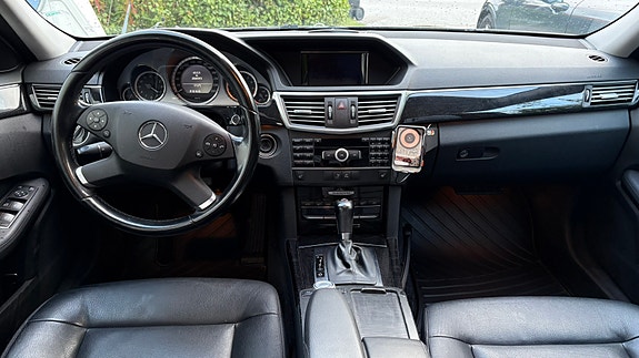 Mercedes-Benz E200 15 of 21