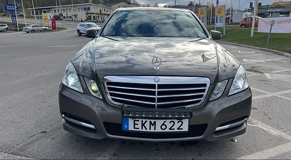 Mercedes-Benz E200 6 of 16