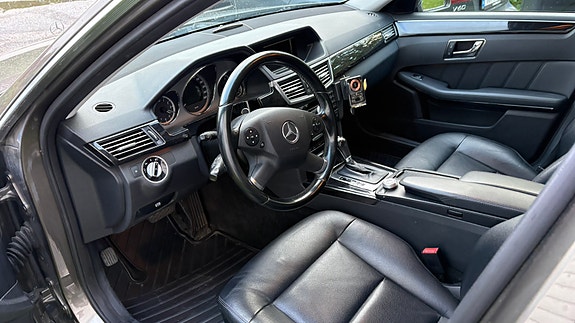 Mercedes-Benz E200 17 of 21