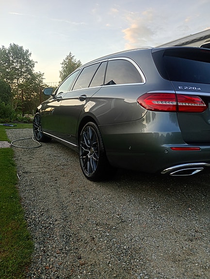 Mercedes-Benz E220 10 of 10