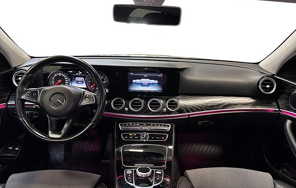 Mercedes-Benz E220 5 of 10