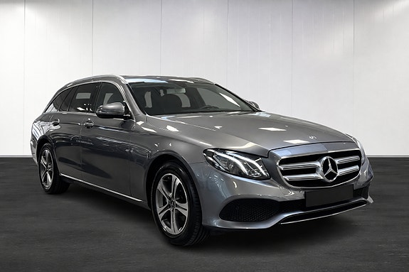 Mercedes-Benz E220 3 of 10