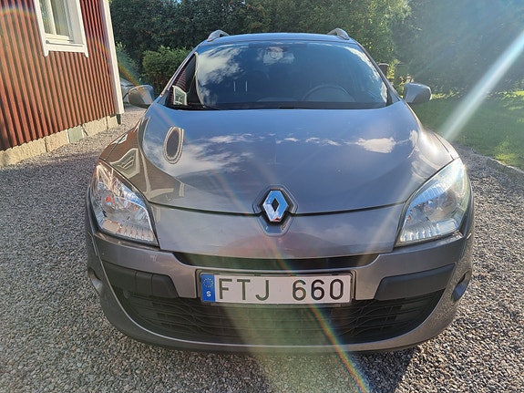 Renault Megane III 2 of 10
