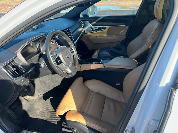 Volvo V90 Cross Country 3 of 4