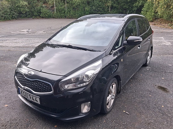 Kia Carens 2 of 5