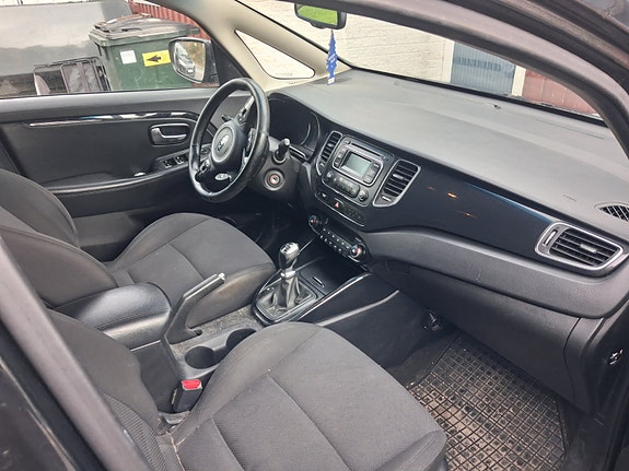 Kia Carens 5 of 5