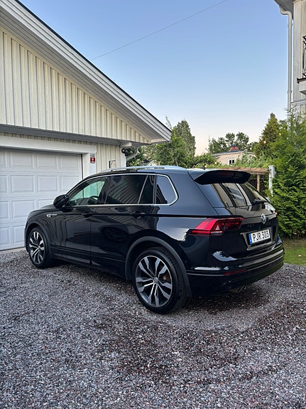Volkswagen Tiguan 2 of 7