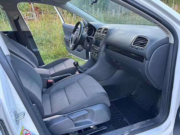 Volkswagen Golf VI 6 of 8
