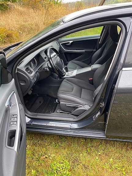 Volvo V60 8 of 11