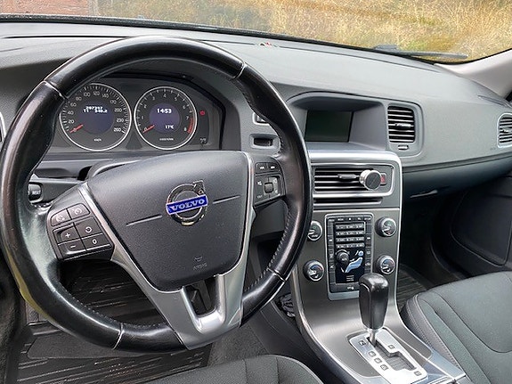 Volvo V60 9 of 11