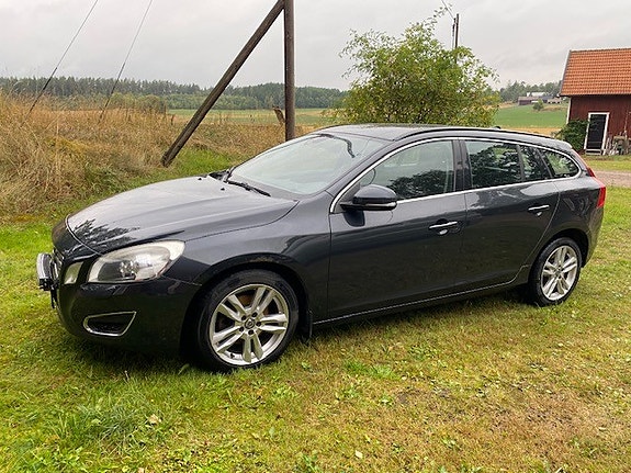 Volvo V60 2 of 11