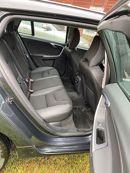 Volvo V60 7 of 11