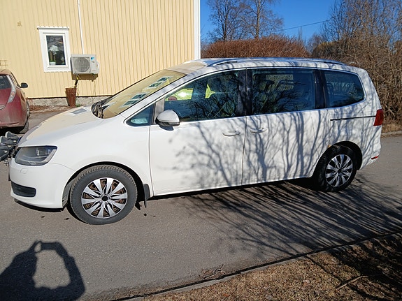 Volkswagen Sharan 3 of 12