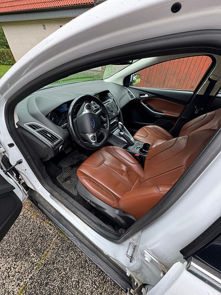 Ford Focus 5 of 8