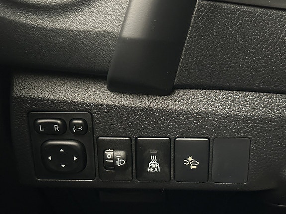 Toyota Auris 14 of 30