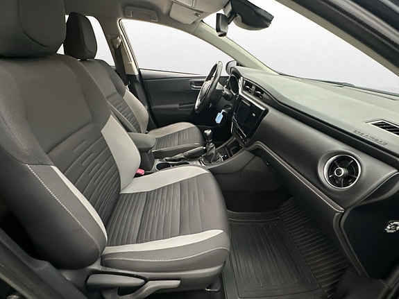 Toyota Auris 23 of 30