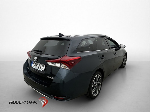 Toyota Auris 8 of 30
