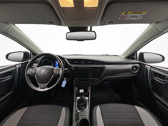 Toyota Auris 12 of 30