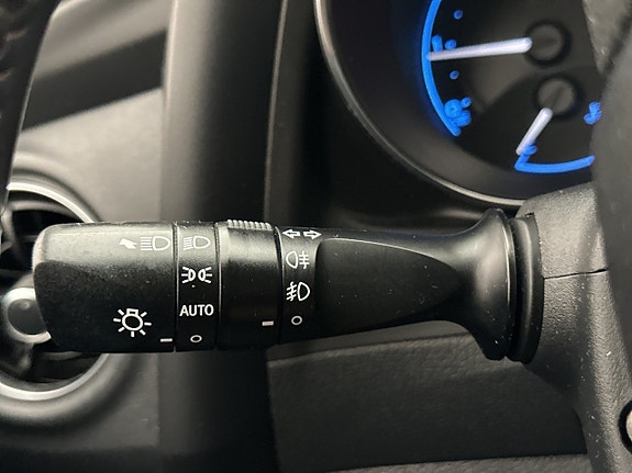 Toyota Auris 15 of 30