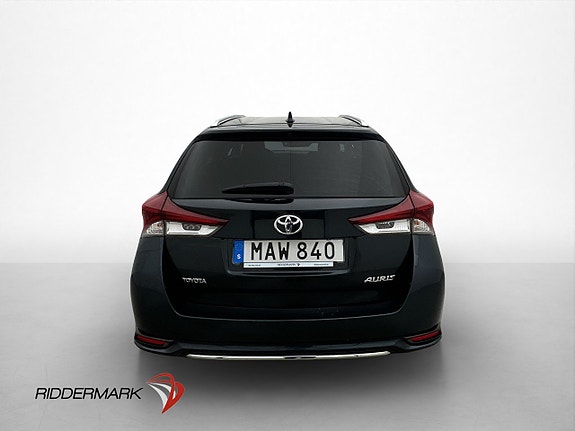 Toyota Auris 7 of 30