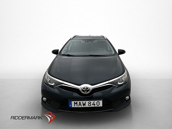 Toyota Auris 2 of 30