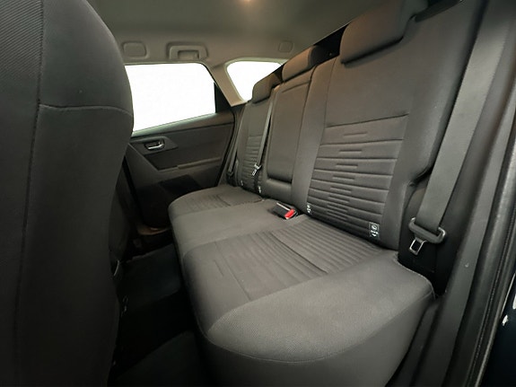 Toyota Auris 25 of 30