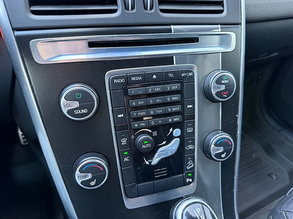 Volvo XC60 12 of 15