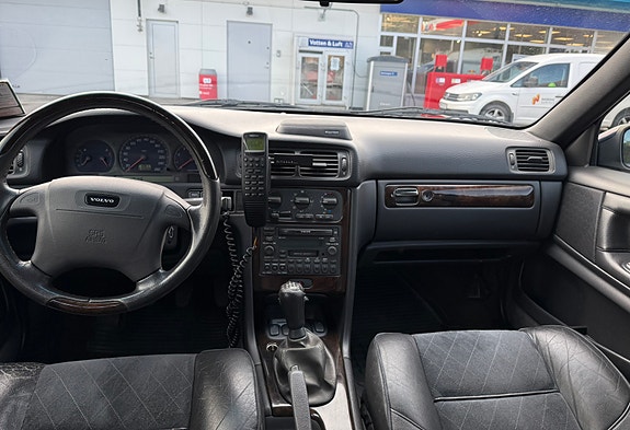 Volvo V70 8 of 8