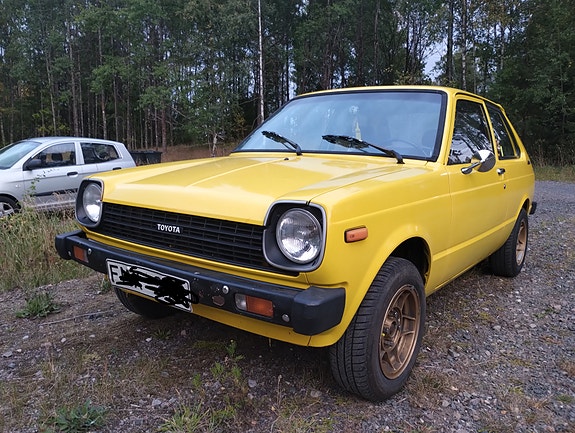 Toyota Starlet 4 of 9