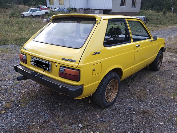 Toyota Starlet 2 of 9