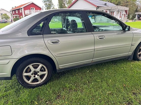 Volvo S80 2 of 5
