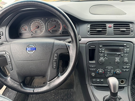 Volvo S80 3 of 5