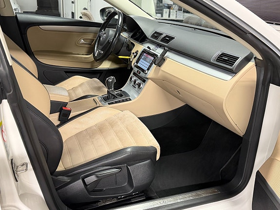 Volkswagen CC 24 of 28