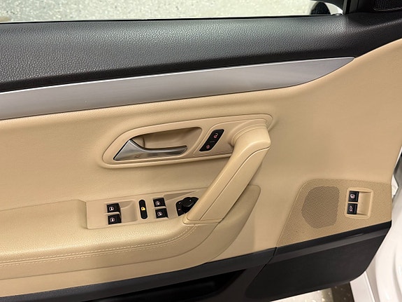 Volkswagen CC 21 of 28
