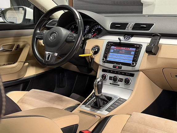 Volkswagen CC 17 of 28