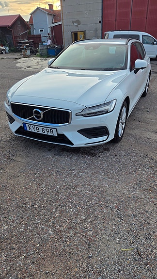 Volvo V60 3 of 5