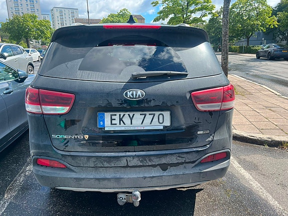 Kia Sorento 3 of 4