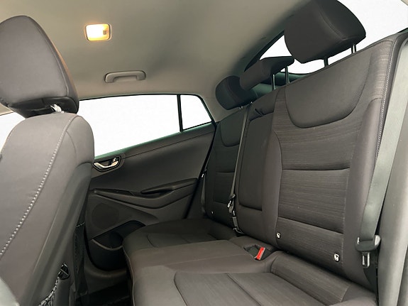 Hyundai IONIQ 28 of 30