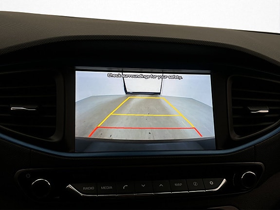 Hyundai IONIQ 21 of 30