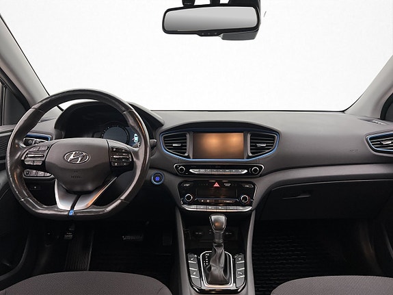 Hyundai IONIQ 13 of 30